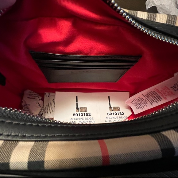 Burberry Vintage Unisex Check & Leather Crossbody Bag 8010152 (New) $1150 - Picture 7 of 12